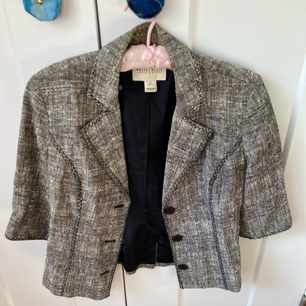 WHBM Gray black/white patterned 3/4 sleeve blazer. Size 2.